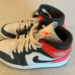 Jordan 1 Mid - Pink / khaki / black - Women size 7.5